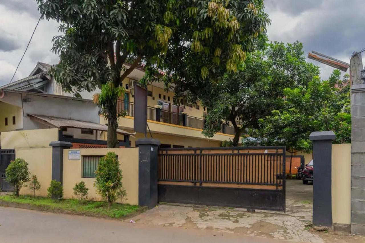 Mencil Kostawira Syariah Bintaro Mitra Reddoorz酒店 外观 照片