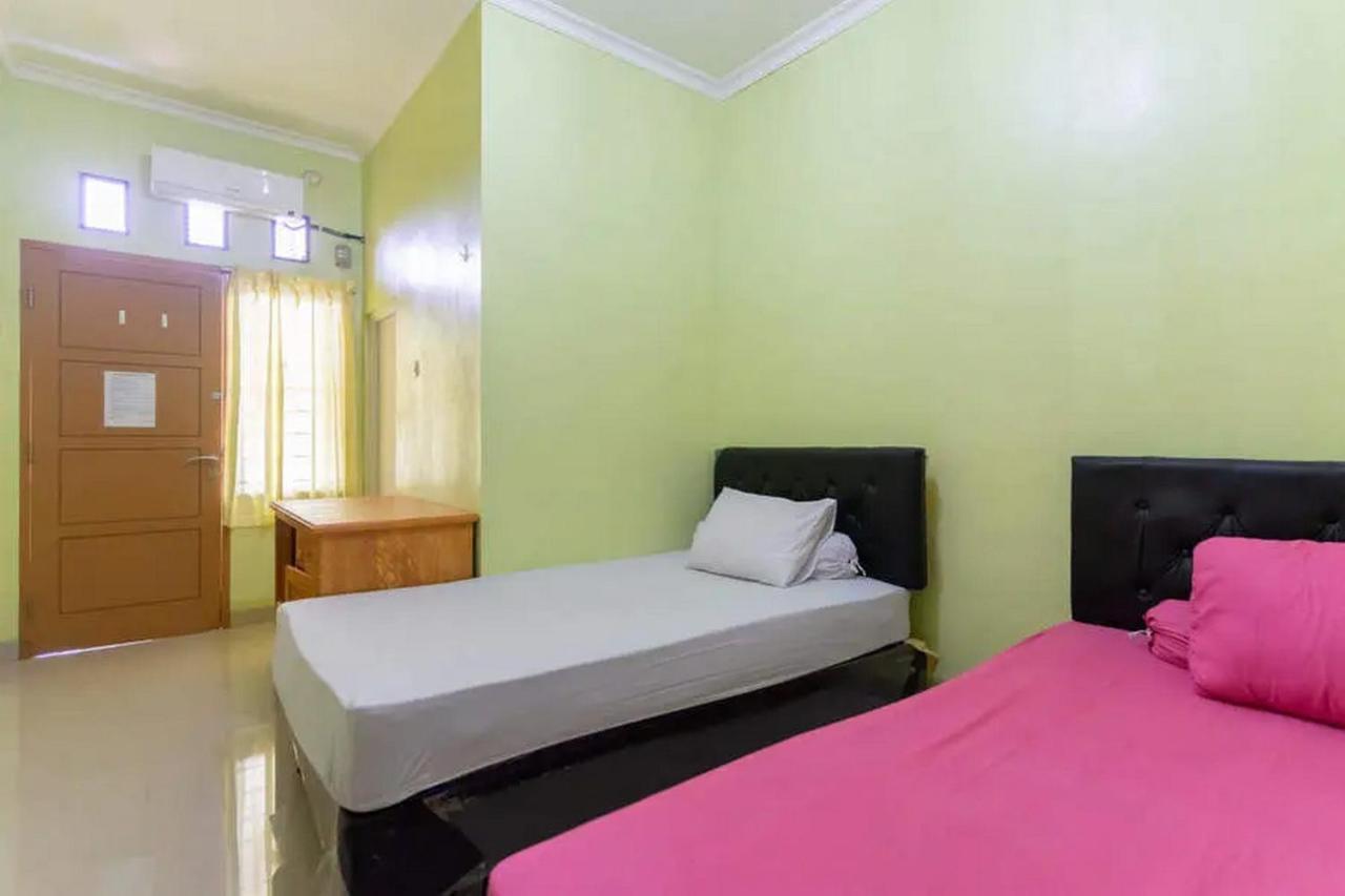 Mencil Kostawira Syariah Bintaro Mitra Reddoorz酒店 外观 照片